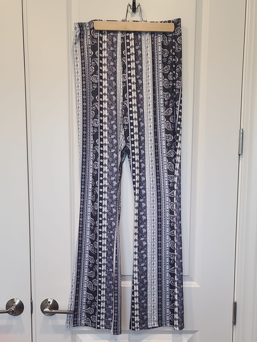 Women's Black & White Patterned Flare Pants. BB 24